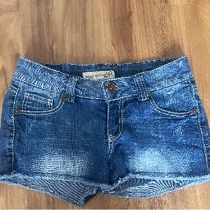 These are vintage paris blue shorts. Size 5 but runs small/fits like a size 2.